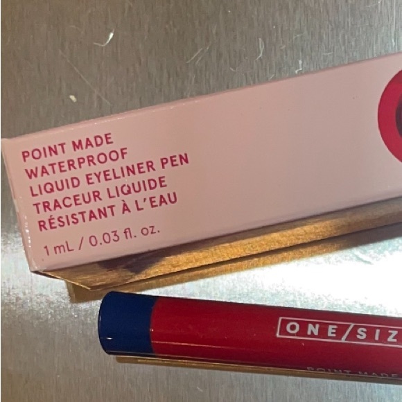 ONE/SIZE by Patrick Starrr
Point Made Waterproof Liquid Eyeliner Pen - Picture 2 of 6
